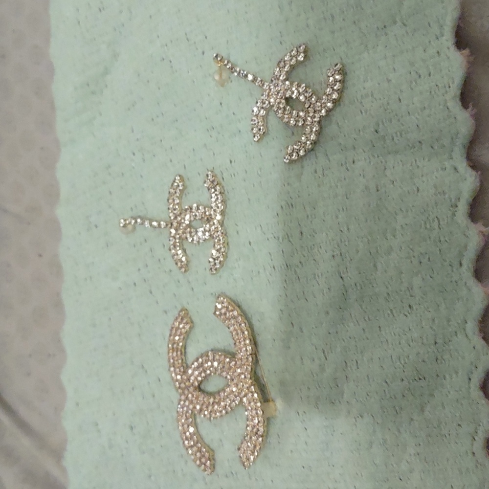 Fashion earrings.